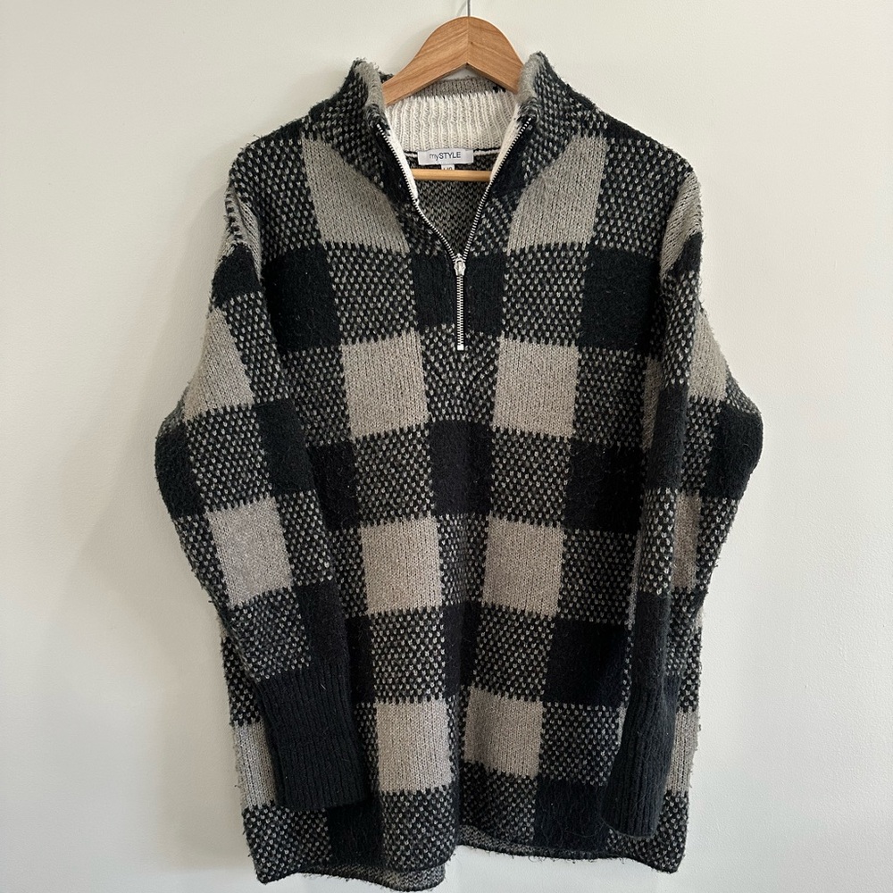 My Style | Women’s Large Black and Cream Gray Plaid Quater Zip Sweater